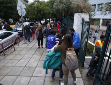 Διανομή σχολικών ειδών σε παιδιά που το έχουν ανάγκη από την «Ελληνική Αυγή για την Κρήτη»